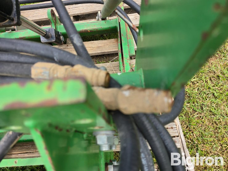 john-deere-8100-image-9