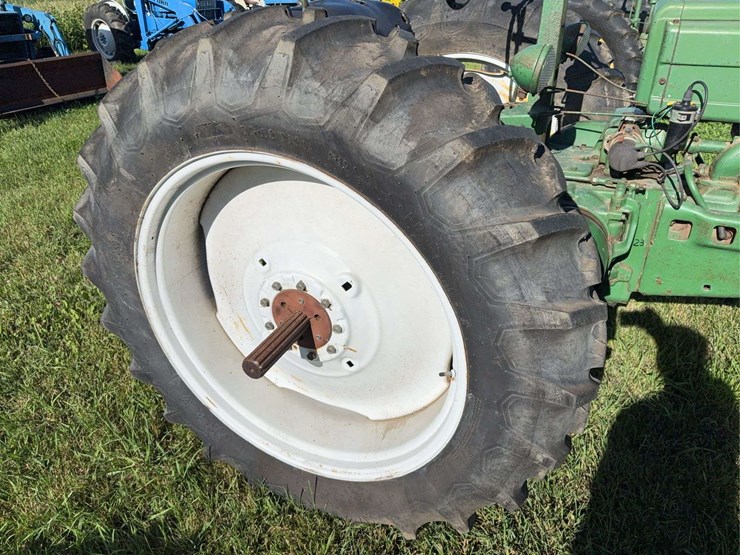 john-deere-model-b-image-16