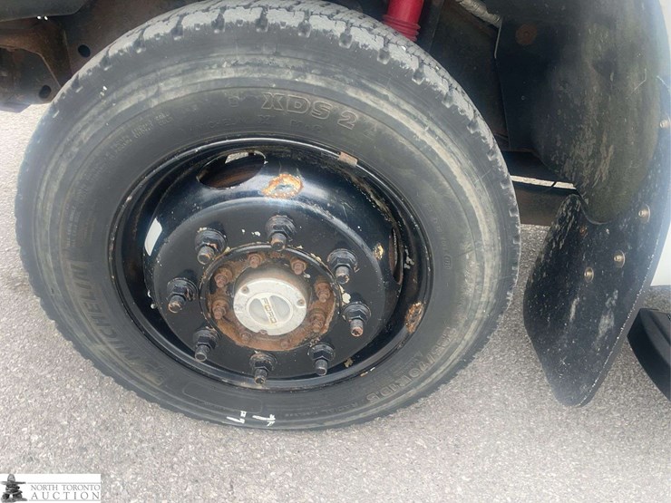 2016-ford-f350-image-24
