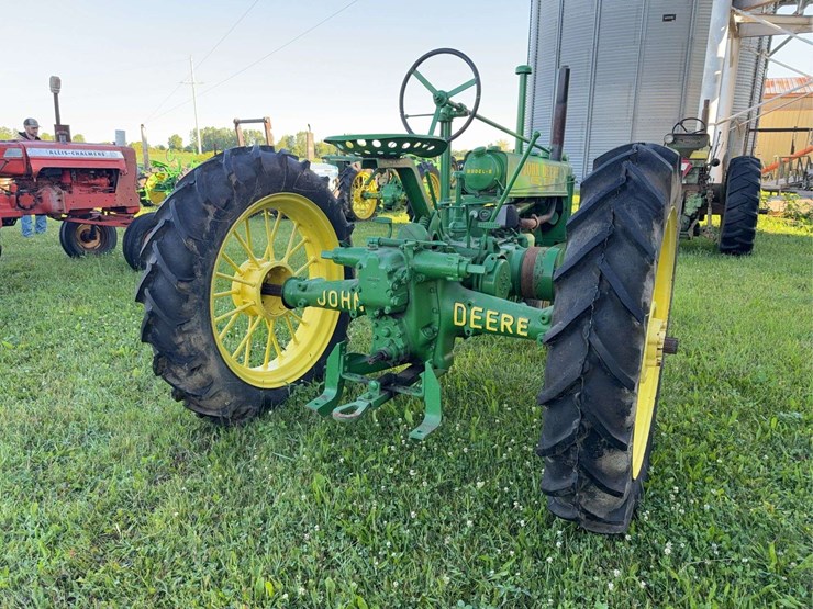 john-deere-bn-image-3