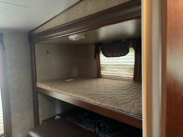 #2231-•-2014-crusader-335-5th-wheel-camper-image-63
