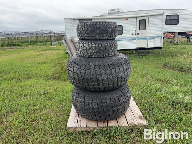 galaxy-turf-tractor-tires-&-rims-image-4