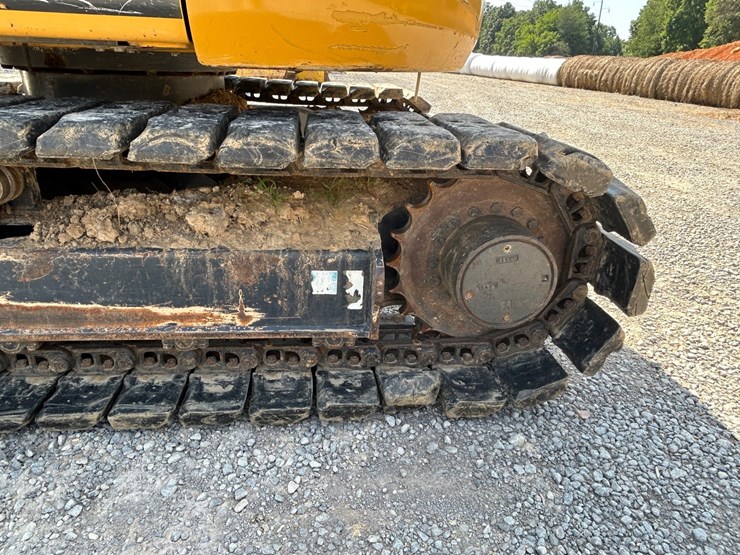 2022-deere-75g-image-11