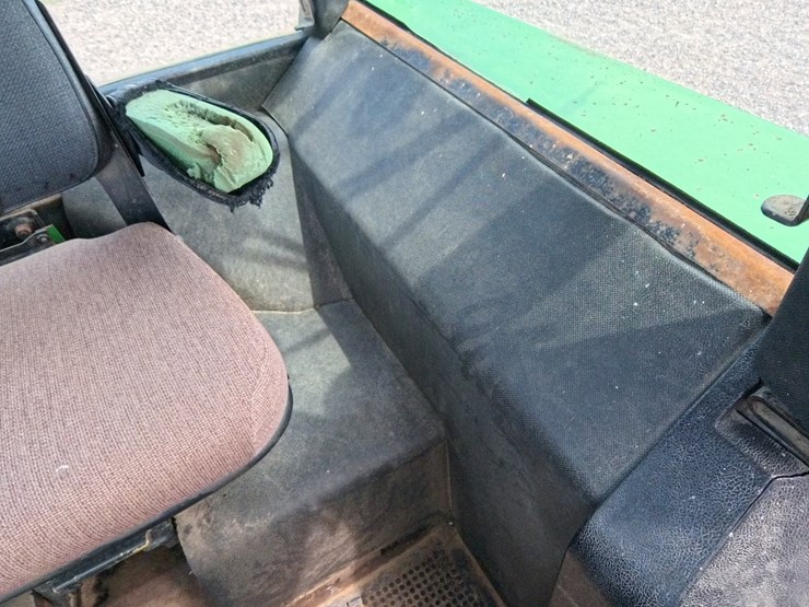 john-deere-4430-image-32
