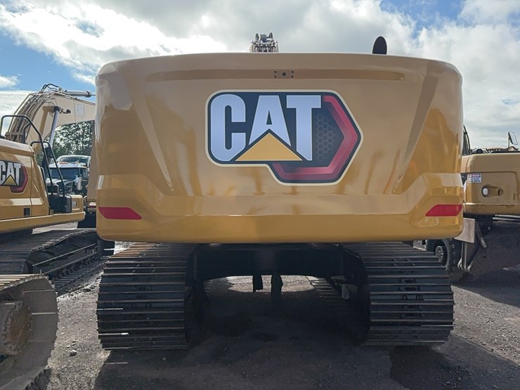 2023-caterpillar-340-image-44