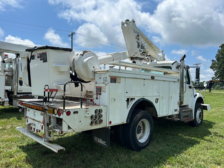 #1091-•-2010-freightliner-bucket-truck-image-7