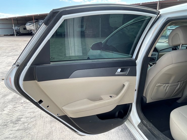 #160-•-2015-hyundai-sonata-(clean-tx-title)-image-55