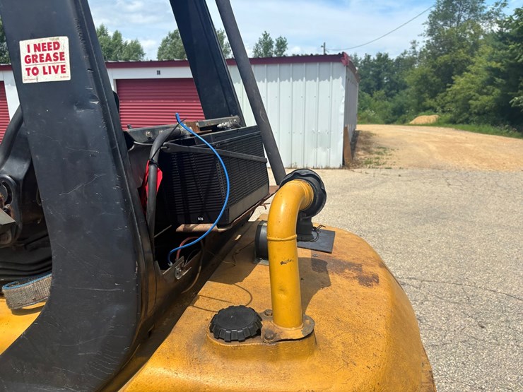 #2246-•-baker-forklift-image-12