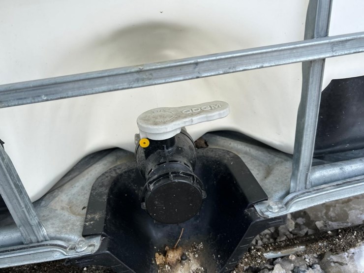 water-tank-tote-image-6