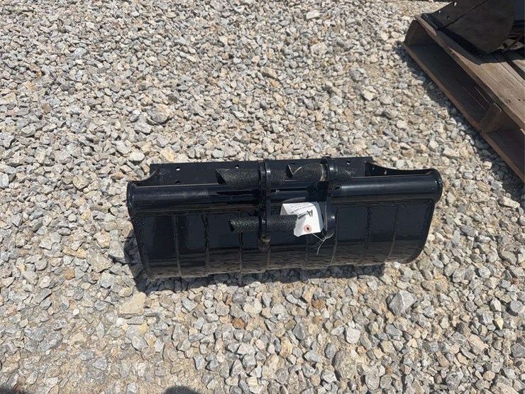 22”-mini-excavator-ditching-bucket-image-3