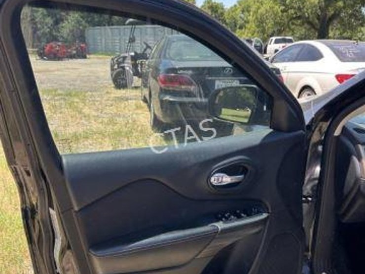 2016-jeep-cherokee-image-15