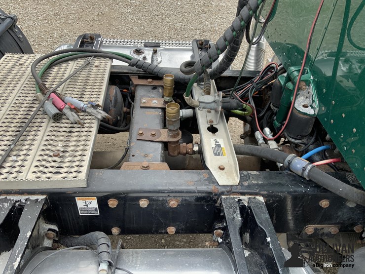 2006-peterbilt-379-image-19