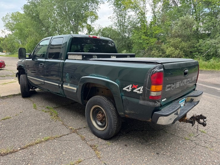 2002-chevrolet-2500hd-image-3