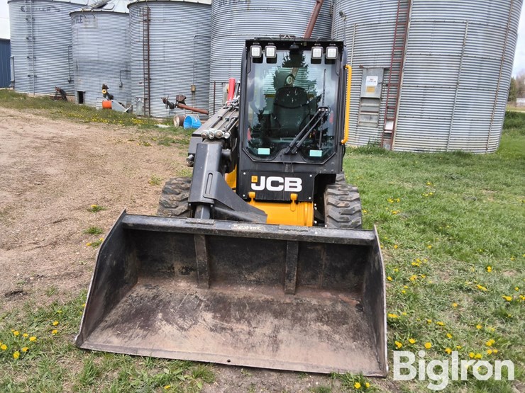 2024-jcb-3ts-8w-image-2