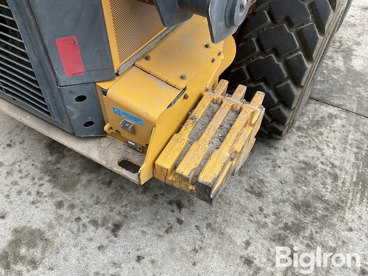 2020-deere-332g-image-20