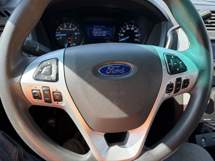 2013-ford-explorer-image-36