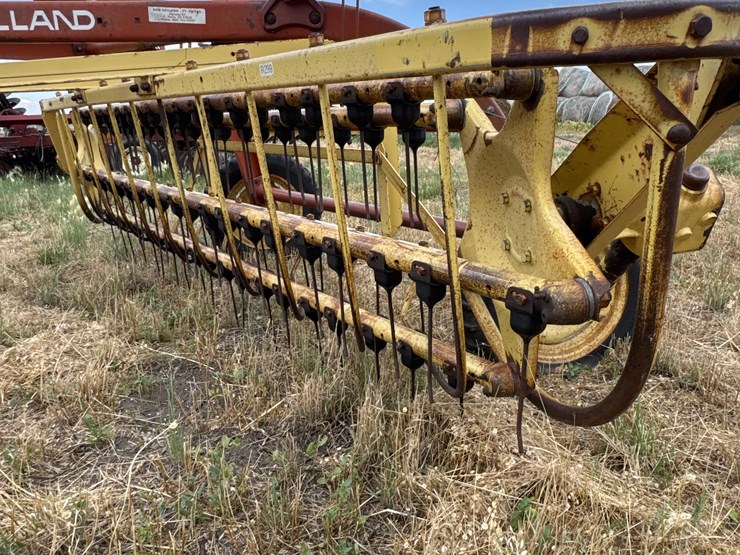 new-holland-258-image-11
