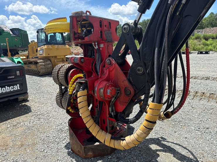 2014-caterpillar-501-image-11