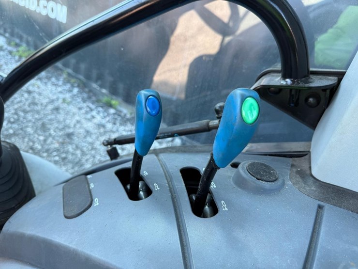 new-holland-t4.75-image-23