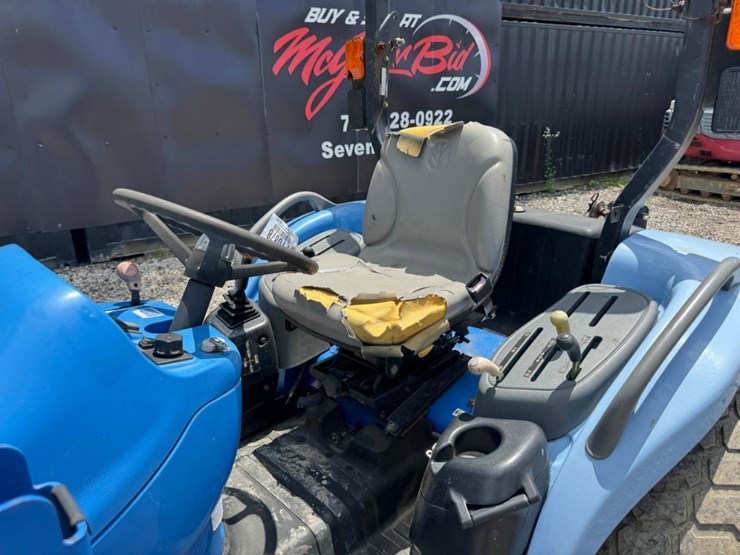 new-holland-boomer-3040-image-20