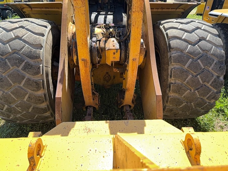 caterpillar-982m-image-10