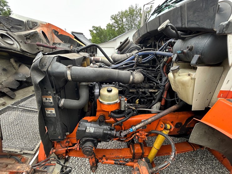 2005-kenworth-t300-image-26