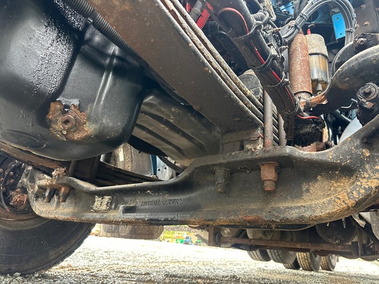 2013-kenworth-t800-image-63