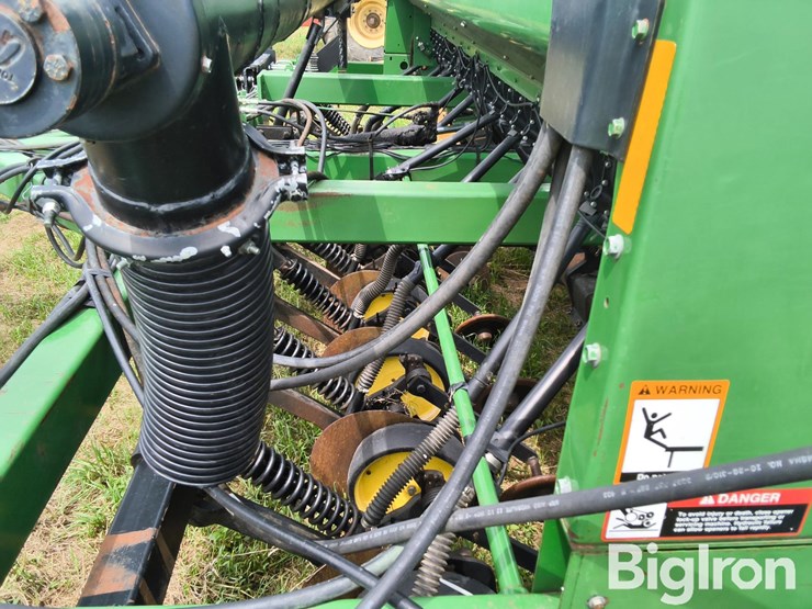 john-deere-750-image-18
