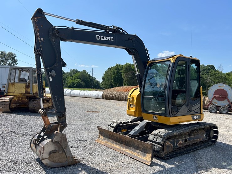 2022-deere-75g-image-1