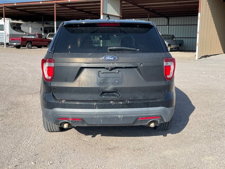 2016-ford-explorer-image-6