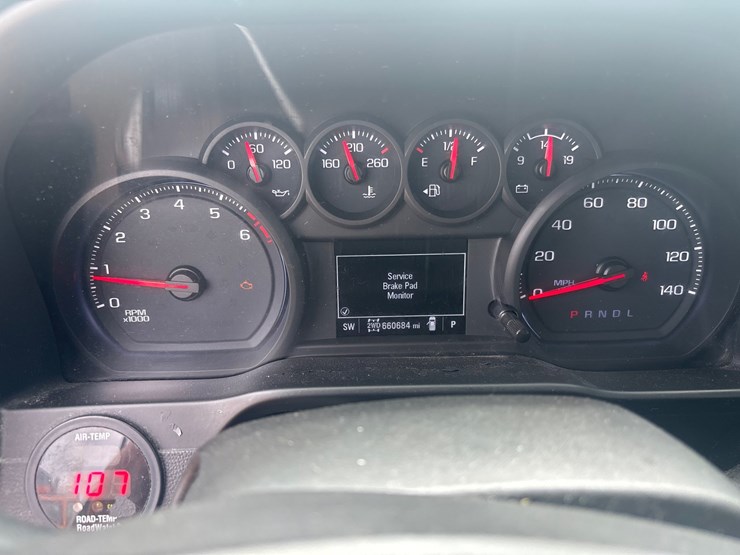 #63-•-2020-chevrolet-silverado-pickup-truck-image-14