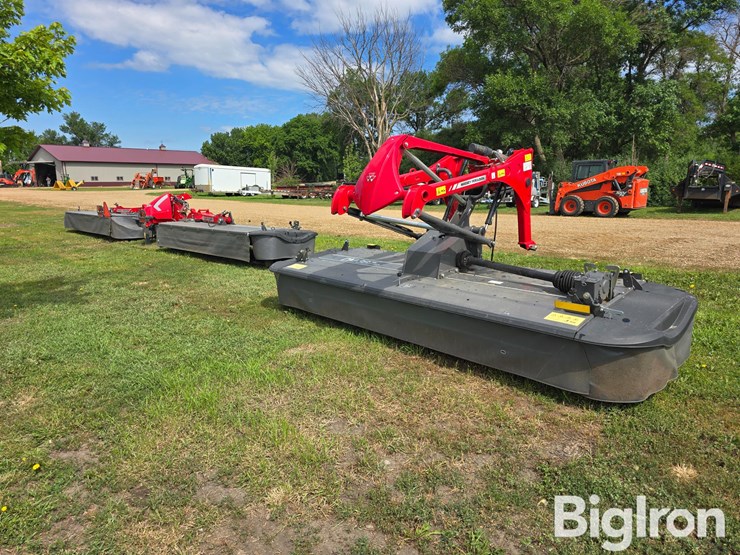 2022-massey-ferguson-30-image-1