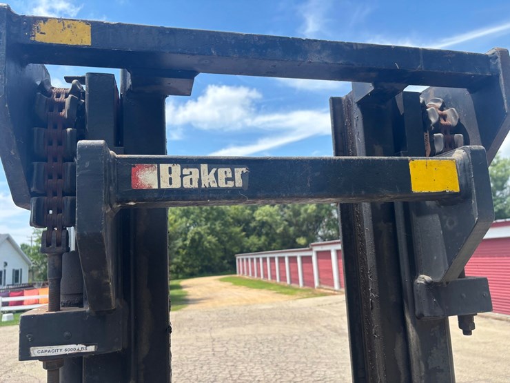 #2246-•-baker-forklift-image-35