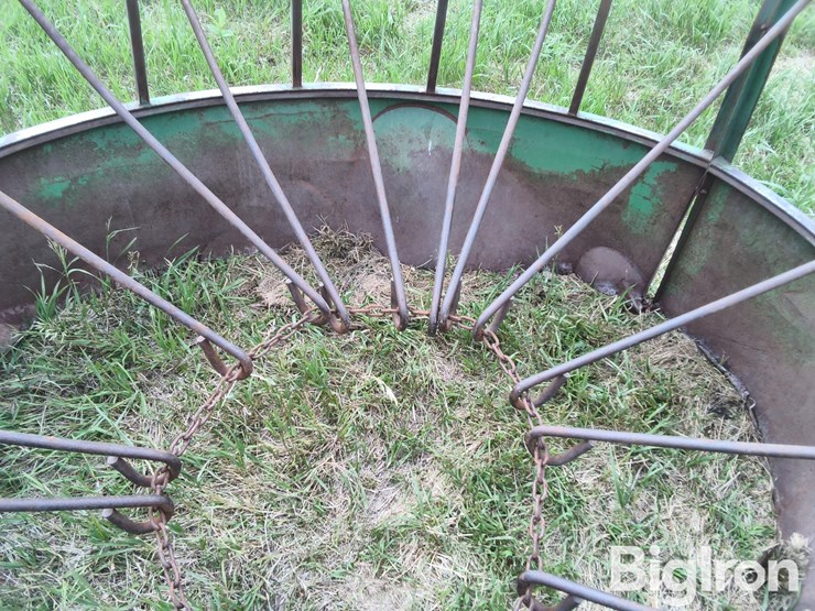 the-hay-manager-bale-feeder-image-13