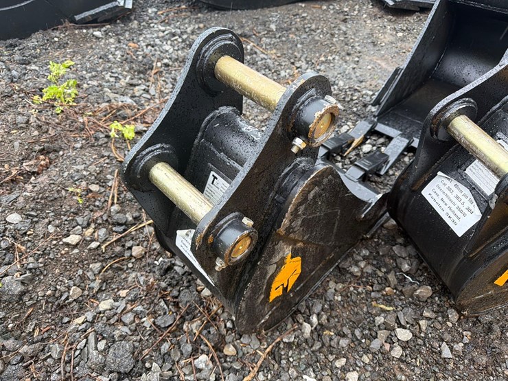 caterpillar-303-image-2
