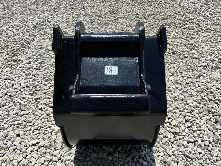 18"-x-change-bucket-for-a-bobcat-excavator-image-6