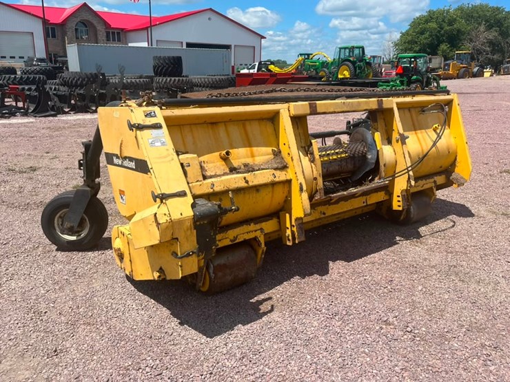 new-holland-356w-image-9