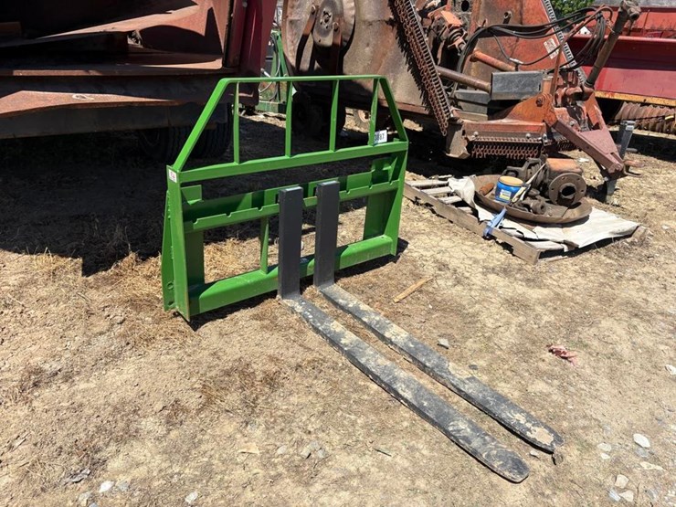new-john-deere-kivel-3500-pallet-fork-attachment-image-2