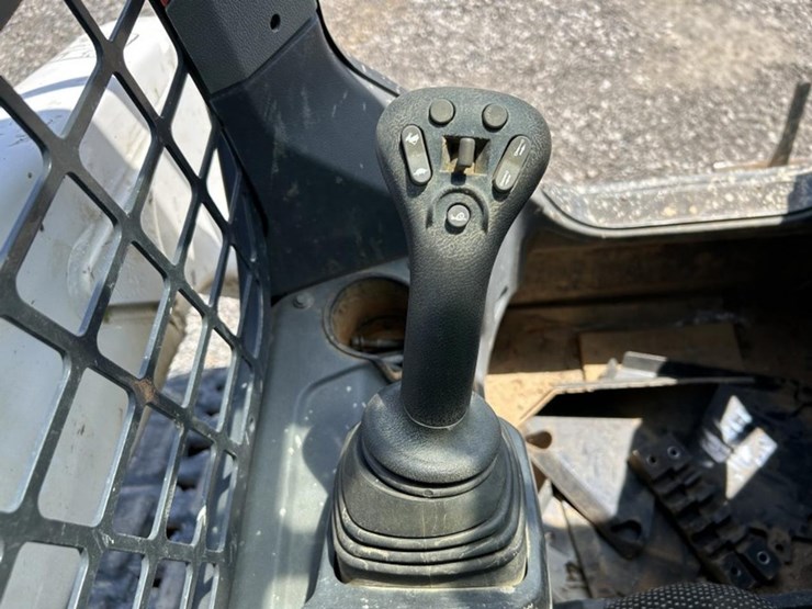 2021-bobcat-t76-image-20