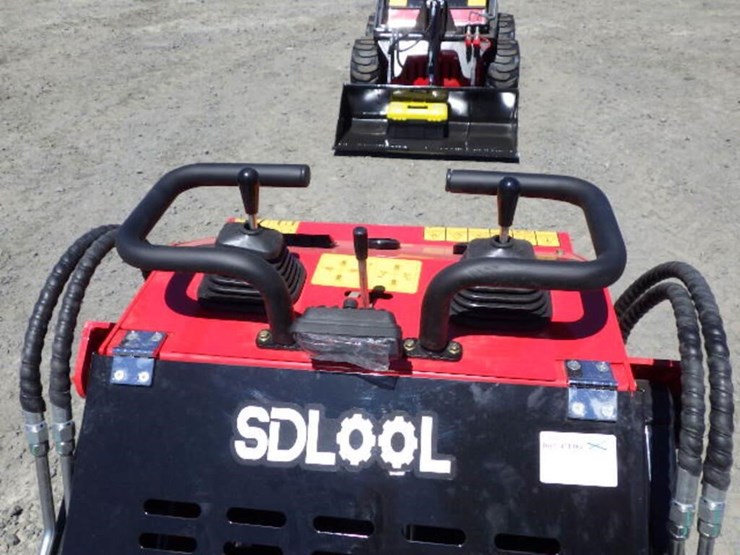2026-sdlool-323tz-skid-steer-loader-image-12