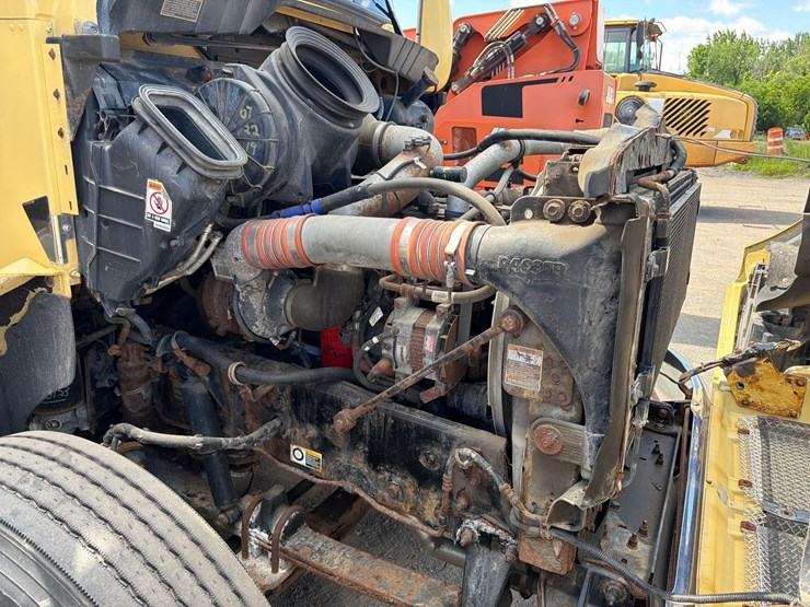 2014-kenworth-t370-image-11