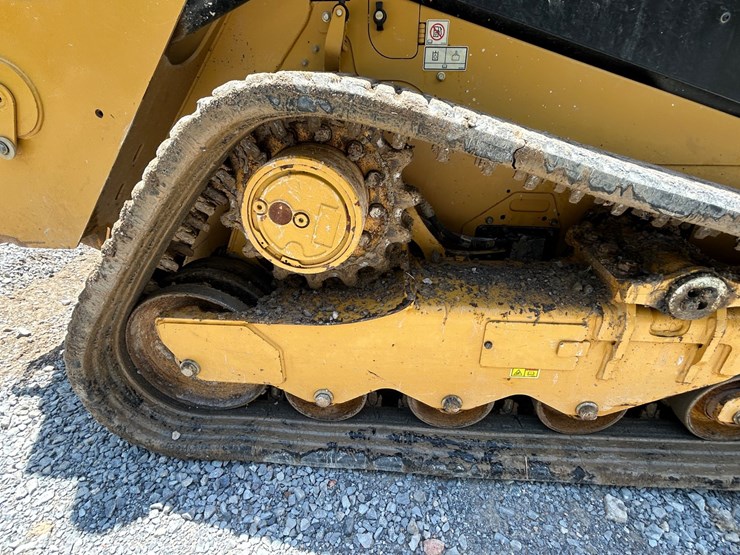 2025-caterpillar-259d3-image-11