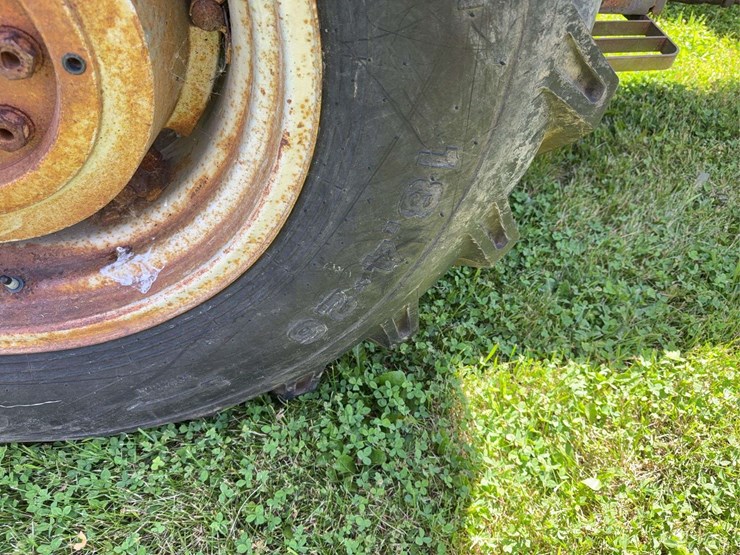 massey-ferguson-375-image-19