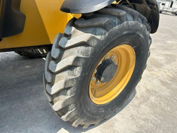 2015-caterpillar-th417c-gc-4wd-telehandler-yc5a125-image-58