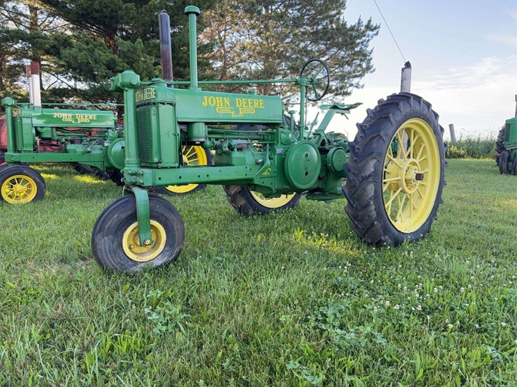john-deere-bn-image-1