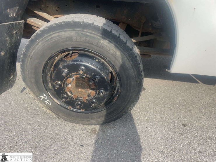 2016-ford-f350-image-22