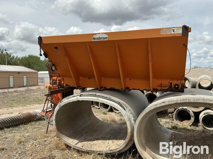 henderson-fshx10x48-heavy-duty-slip-in-v-box-sand-&-salt-spreader-image-8