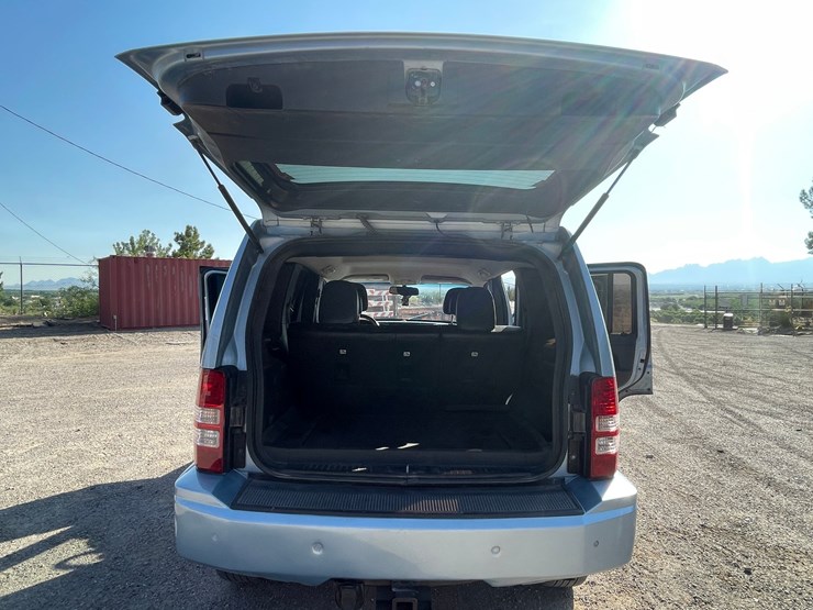 2012-jeep-liberty-image-47