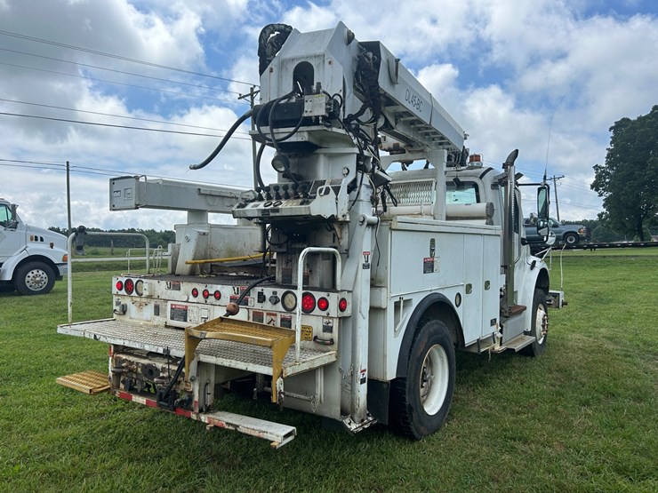 #1092-•-2011-freightliner-derrick-digger-image-7