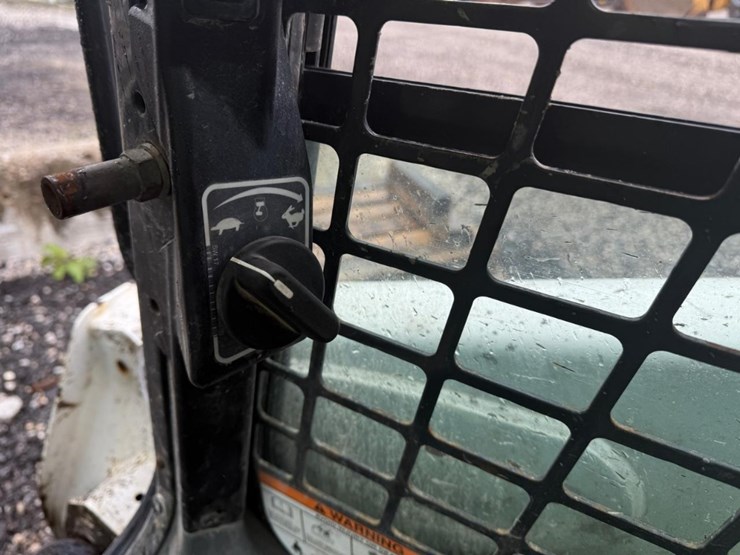 2020-bobcat-t595-image-23